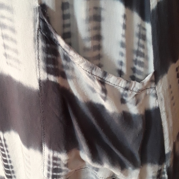 Entro Tye Dye Pocket Dress - Picture 2 of 3